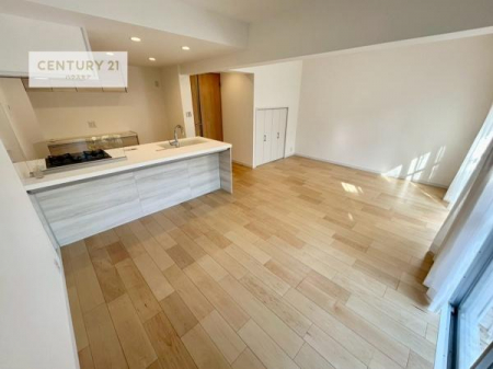 ���r���O�@�J�����̂���L�XLDK�I�\�t�@�[��_�C�j���O�e�[�u����u���Ă������ɂȂ�Ȃ��̂ŉ��K�ɉ߂����܂��I�R�~���j�P�[�V���������₷�����r���O�ł��I