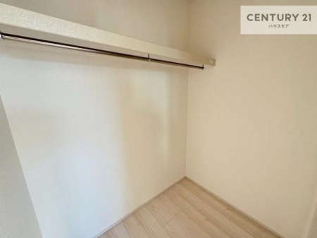 ���[�@�E�H�[�N�C���N���[�[�b�g�t���ł��B��������̂��m���Ȃǂ����[���Ă��������ł��ˁI���ɂ���@�������ȂǋG�ߕ��̑傫�ȉƓd�����[�ł��܂��B