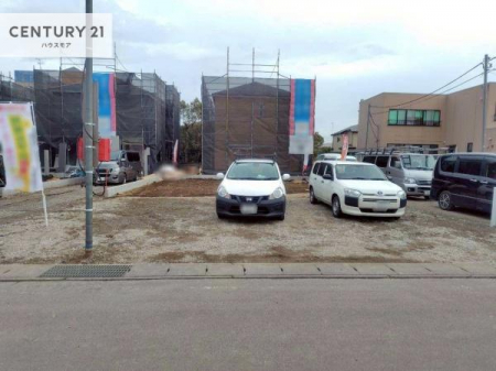 ���ԏ�@���ԃX�y�[�X��2�䕪����܂��I�Z�J���h�J�[�͂������A�o�C�N�⎩�]�ԂȂǂ��u���ꏊ�ɍ���܂���B