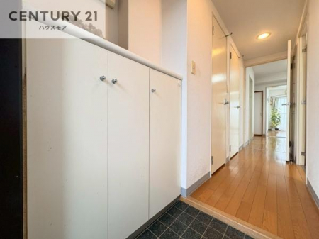 ���ց@�V���[�Y�{�b�N�X�t���Ȃ̂ŁA���ւ��Еt�����|�������₷���ł��I
�X�b�L���������ւŌ˂��J�����u�ԁA�������̂���S�n������Ԃ��o�}���Ă���܂��B