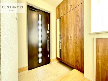 ���ց@�V���[�Y�{�b�N�X�t���Ȃ̂ŁA���ւ��Еt�����|�������₷���ł��I
�X�b�L���������ւŌ˂��J�����u�ԁA�������̂���S�n������Ԃ��o�}���Ă���܂��B
