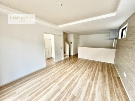 ���r���O�@��؂ȉƑ����W�܂邩�炱��LDK�ɂ͂�����肽���B
�q�����������C�ɏ΂��Ȃ��瑖�����Ă���p�����������u�L���Ƃɂ��ėǂ������v�Ǝv���u�Ԃł��B