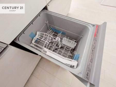 �L�b�`���@�H��@�t���̃L�b�`���ł��I�Z���������r��h�~�Ƃ��đ�ϊ��􂷂�֗��Ȏd�l�ł��I�r���g�C���Ȃ̂ŃL�b�`���̏ꏊ����炸�����X�y�[�X���L���g�����Ƃ��o���܂��I