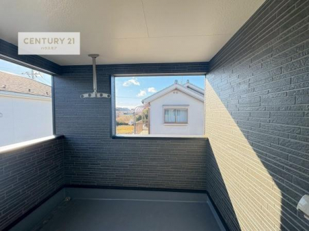 �o���R�j�[�@�C���i�[�o���R�j�[�I�������t���Ă���̂ŁA�}�ɉJ���~���Ă��G��ɂ������S�I�������������J�b�g���Ă����̂ŁA���V�C�̗ǂ����́A���O�֏o�Đ[�ċz����̂��悳�����ł��I