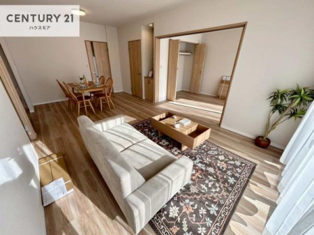 ���r���O�@�D�����z���܂肪���r���O����ł���ċ��S�n�̗ǂ���Ԃ����o���Ă���܂��I
���났�̎��Ԃ��߂����܂��I