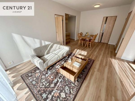 ���r���O�@��؂ȉƑ����W�܂邩�炱��LDK�ɂ͂�����肽���B
�q�����������C�ɏ΂��Ȃ��瑖�����Ă���p�����������u�L���Ƃɂ��ėǂ������v�Ǝv���u�Ԃł��B