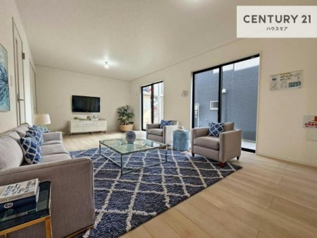 ���r���O�@�Ƌ��CG�p�[�X�ł��B�J�����̂���L�XLDK�I�\�t�@�[��_�C�j���O�e�[�u����u���Ă������ɂȂ�Ȃ��̂ŉ��K�ɉ߂����܂��I