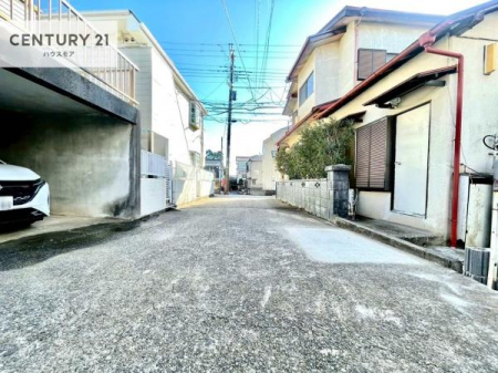 ���̑����n�@�O�ʓ��H4���I�z����ǍD�ȗ��n�ł��B
�Ԍɓ��ꂪ���ȕ������S�ł��ˁB