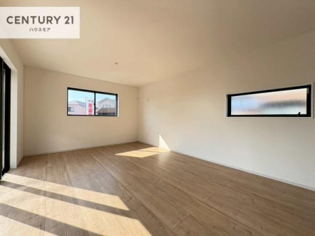 ���r���O�@��؂ȉƑ����W�܂邩�炱��LDK�ɂ͂�����肽���B
�q�����������C�ɏ΂��Ȃ��瑖�����Ă���p�����������u�L���Ƃɂ��ėǂ������v�Ǝv���u�Ԃł��B