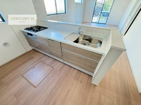 �L�b�`���@��l�C�̑Ζʎ��V�X�e���L�b�`�����̗p���Ă��܂��I���Ƒ��̃R�~���j�P�[�V���������R�Ƒ�����݌v�ł��B
���q�l�ɂ��ڂ��͂��̂Ŋ������ł��ˁI�L�X�g���ĉ��K�ɍ�Ƃ��i�݂܂��B