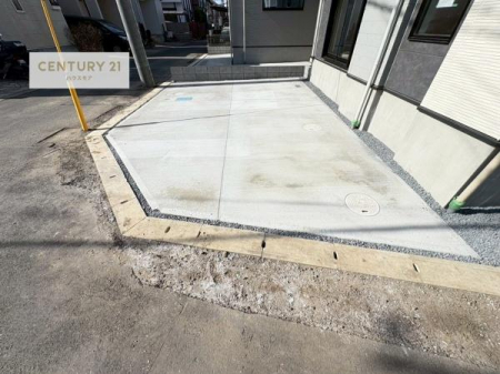 ���ԏ�@���ԃX�y�[�X��2�䕪����܂��I�Z�J���h�J�[�͂������A�o�C�N�⎩�]�ԂȂǂ��u���ꏊ�ɍ���܂���B