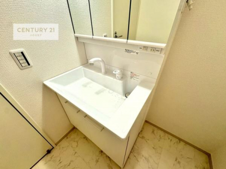 ���ʑ�E���ʏ��@�[�����ʑ�{�E���́A�������˂ɂ����̂ł�����ꂪ�y�X�I���������ۂĂ܂��I
�L���C�Ȑ��ʏ��Ŏ��������̃��`�x�[�V�������オ��܂��ˁI