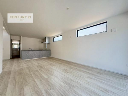 ���r���O�@��؂ȉƑ����W�܂邩�炱��LDK�ɂ͂�����肽���B
�q�����������C�ɏ΂��Ȃ��瑖�����Ă���p�����������u�L���Ƃɂ��ėǂ������v�Ǝv���u�Ԃł��B