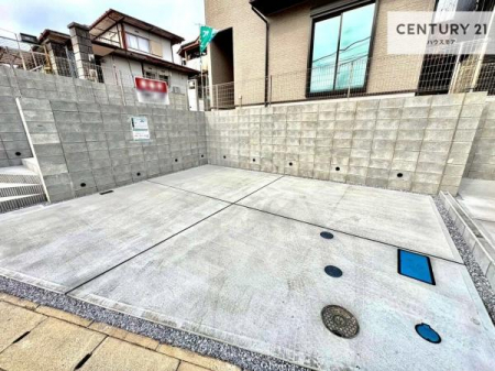 ���ԏ�@���ԃX�y�[�X��2�䕪����܂��I�Z�J���h�J�[�͂������A�o�C�N�⎩�]�ԂȂǂ��u���ꏊ�ɍ���܂���B