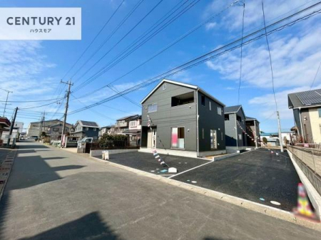 ���̑����n�@�O�ʓ��H5�I�z����ǍD�ȗ��n�ł��B
�Ԍɓ��ꂪ���ȕ������S�ł��ˁB