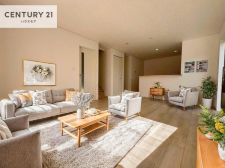 ���r���O�@�Ƌ��CG�p�[�X�ł��B�J�����̂���L�XLDK�I�\�t�@�[��_�C�j���O�e�[�u����u���Ă������ɂȂ�Ȃ��̂ŉ��K�ɉ߂����܂��I