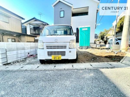 ���ԏ�@���ԃX�y�[�X��2�䕪����܂��I�Z�J���h�J�[�͂������A�o�C�N�⎩�]�ԂȂǂ��u���ꏊ�ɍ���܂���B