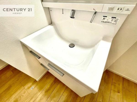 ���ʑ�E���ʏ��@�[�����ʑ�{�E���́A�������˂ɂ����̂ł�����ꂪ�y�X�I���������ۂĂ܂��I
�L���C�Ȑ��ʏ��Ŏ��������̃��`�x�[�V�������オ��܂��ˁI