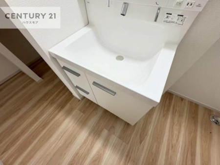 ���ʑ�E���ʏ��@�[�����ʑ�{�E���́A�������˂ɂ����̂ł�����ꂪ�y�X�I���������ۂĂ܂��I
�L���C�Ȑ��ʏ��Ŏ��������̃��`�x�[�V�������オ��܂��ˁI