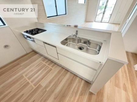 �L�b�`���@��l�C�̑Ζʎ��V�X�e���L�b�`�����̗p���Ă��܂��I���Ƒ��̃R�~���j�P�[�V���������R�Ƒ�����݌v�ł��B
���q�l�ɂ��ڂ��͂��̂Ŋ������ł��ˁB�L�X�g���ĉ��K�ɍ�Ƃ��i�݂܂��B