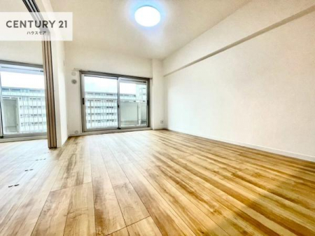 ���r���O�@�D�����z���܂肪���r���O����ł���ċ��S�n�̗ǂ���Ԃ����o���Ă���܂��I
���났�̎��Ԃ��߂����܂��I