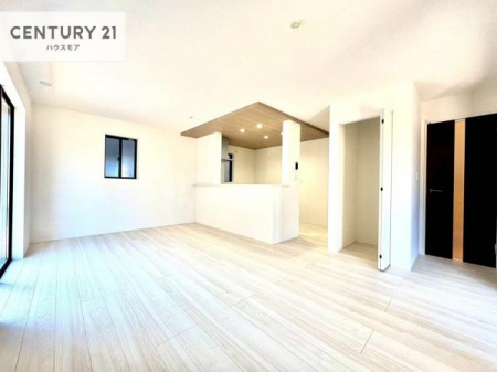 ���r���O�@�D�����z���܂肪���r���O����ł���ċ��S�n�̗ǂ���Ԃ����o���Ă���܂��I
���났�̎��Ԃ��߂����܂��I