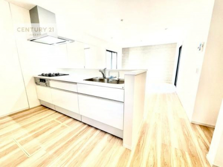 �L�b�`���@��l�C�̑Ζʎ��V�X�e���L�b�`�����̗p���Ă��܂��I���Ƒ��̃R�~���j�P�[�V���������R�Ƒ�����݌v�ł��B
���q�l�ɂ��ڂ��͂��̂Ŋ������ł��ˁB�L�X�g���ĉ��K�ɍ�Ƃ��i�݂܂��B