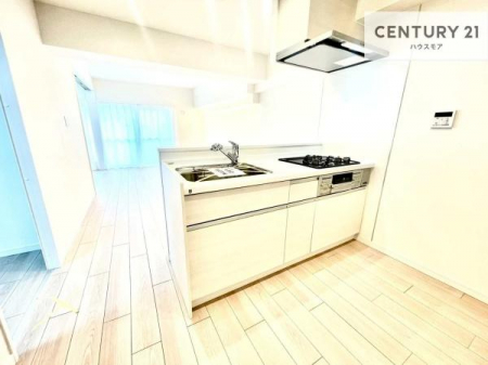 �L�b�`���@��l�C�̑Ζʎ��V�X�e���L�b�`�����̗p���Ă��܂��I���Ƒ��̃R�~���j�P�[�V���������R�Ƒ�����݌v�ł��B
���q�l�ɂ��ڂ��͂��̂Ŋ������ł��ˁI�L�X�g���ĉ��K�ɍ�Ƃ��i�݂܂��B