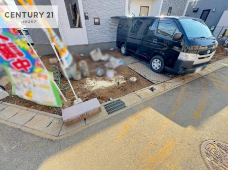 ���ԏ�@���ԃX�y�[�X��2�䕪����܂��I�Z�J���h�J�[�͂������A�o�C�N�⎩�]�ԂȂǂ��u���ꏊ�ɍ���܂���B