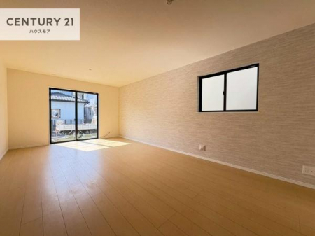 ���r���O�@�傫�ȑ����炽���Ղ�̗z���������閾�邢���r���O�B�J�����̂��郊�r���O�ŉƑ��c���̂��났�̎��Ԃ��߂����܂��I