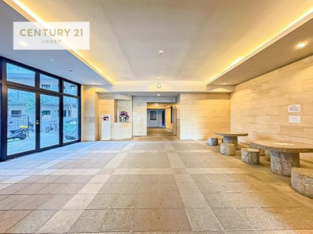 ���r�[�@���r�[�͖��邭�J���������ς��ł��B����������������āA�o�}���Ă���܂��B
