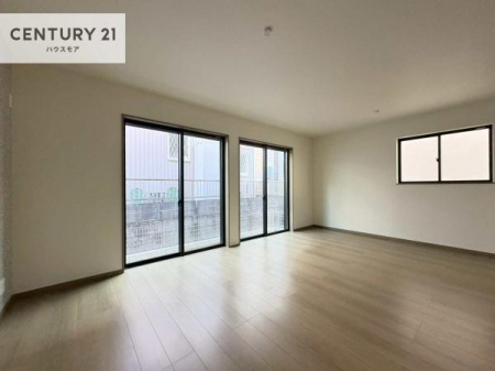 ���r���O�@��؂ȉƑ����W�܂邩�炱��LDK�ɂ͂�����肽���B
�q�����������C�ɏ΂��Ȃ��瑖�����Ă���p�����������u�L���Ƃɂ��ėǂ������v�Ǝv���u�Ԃł��B