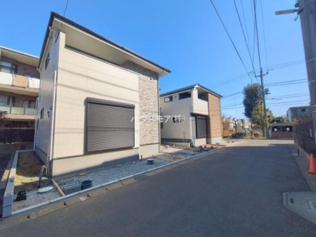 ���̑����n�@�O�ʓ��H��5���I�z����ǍD�ȗ��n�ł��B
�Ԍɓ��ꂪ���ȕ������S�ł��ˁB