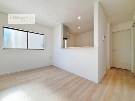 ���d�l�ʐ^(���r���O�j�@���r���O�S�̂����n����ΖʃL�b�`���Ȃ̂ŁA���q�l�̗l�q�������Ȃ����Ƃ��ł���q��Ă����₷�����S�ȊԎ�ł��I(���d�l�j