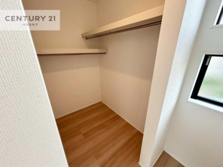 ���[�@�E�H�[�N�C���N���[�[�b�g�t���ł��B��������̂��m���Ȃǂ����[���Ă��������ł��ˁI���ɂ���@�������ȂǋG�ߕ��̑傫�ȉƓd�����[�ł��܂��B