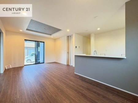 ���r���O�@���r���O�S�̂����n����ΖʃL�b�`���Ȃ̂ŁA���q�l�̗l�q�������Ȃ����Ƃ��ł���q��Ă����₷�����S�ȊԎ�ł��I