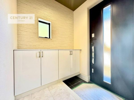 ���ց@�V���[�Y�{�b�N�X�t���Ȃ̂ŁA���ւ��Еt�����|�������₷���ł��I
�X�b�L���������ւŌ˂��J�����u�ԁA�������̂���S�n������Ԃ��o�}���Ă���܂��B