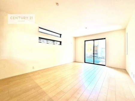 ���r���O�@�傫�ȑ����炽���Ղ�̗z���������閾�邢���r���O�B�J�����̂��郊�r���O�ŉƑ��c���̂��났�̎��Ԃ��߂����܂��I