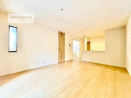 ���r���O�@��؂ȉƑ����W�܂邩�炱��LDK�ɂ͂�����肽���B
�q�����������C�ɏ΂��Ȃ��瑖�����Ă���p�����������u�L���Ƃɂ��ėǂ������v�Ǝv���u�Ԃł��B