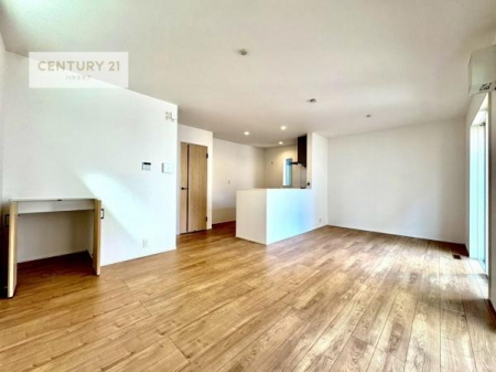 ���r���O�@�S�n�ǂ����r���O�͉Ƒ������R�ƏW�܂�܂��B�Ƒ��c�R�̎��Ԃ����������ł��B���Ƒ��ƁA����w�[���������Ԃ��߂��������ł��ˁB���邭�J���I�ȋ�Ԃł��B