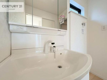 ���ʑ�E���ʏ��@�[�����ʑ�{�E���́A�������˂ɂ����̂ł�����ꂪ�y�X�I���������ۂĂ܂��I
�L���C�Ȑ��ʏ��Ŏ��������̃��`�x�[�V�������オ��܂��ˁI