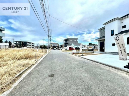 ���̑����n�@�O�ʓ��H��6���I�z����ǍD�ȗ��n�ł��B
�Ԍɓ��ꂪ���ȕ������S�ł��ˁB�y���n�̔���J�Ò��z