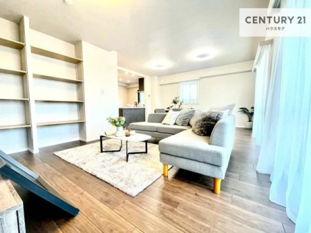 ���r���O�@�D�����z���܂肪���r���O����ł���ċ��S�n�̗ǂ���Ԃ����o���Ă���܂��I
���났�̎��Ԃ��߂����܂��I