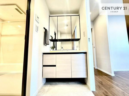 ���ʑ�E���ʏ��@�O�ʋ��d�l�̐��ʏ��́A�g�����Ȃ݂����₷������I���͎��[�ɂȂ��Ă��܂��B�h���C���[�₨���ϓ����Еt������̂Ő��ʑ������X�b�L���ƌ����邱�Ƃ��o���܂��I