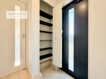 ���ց@�V���[�Y�{�b�N�X�t���Ȃ̂ŁA���ւ��Еt�����|�������₷���ł��I
�X�b�L���������ւŌ˂��J�����u�ԁA�������̂���S�n������Ԃ��o�}���Ă���܂��B