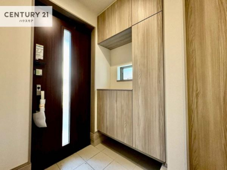 ���ց@�V���[�Y�{�b�N�X�t���Ȃ̂ŁA���ւ��Еt�����|�������₷���ł��I
�X�b�L���������ւŌ˂��J�����u�ԁA�������̂���S�n������Ԃ��o�}���Ă���܂��B