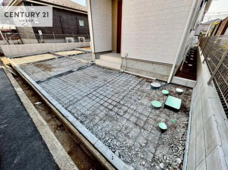 ���ԏ�@���ԃX�y�[�X��3�䕪����܂��I�Z�J���h�J�[�͂������A�o�C�N�⎩�]�ԂȂǂ��u���ꏊ�ɍ���܂���B