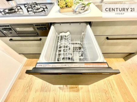 �L�b�`���@�H��@�t���̃L�b�`���ł��I�Z���������r��h�~�Ƃ��đ�ϊ��􂷂�֗��Ȏd�l�ł��I�r���g�C���Ȃ̂ŃL�b�`���̏ꏊ����炸�����X�y�[�X���L���g�����Ƃ��o���܂��I