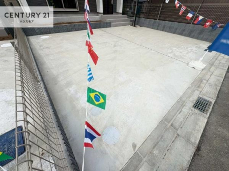 ���ԏ�@���ԃX�y�[�X��2�䕪����܂��I�Z�J���h�J�[�͂������A�o�C�N�⎩�]�ԂȂǂ��u���ꏊ�ɍ���܂���B