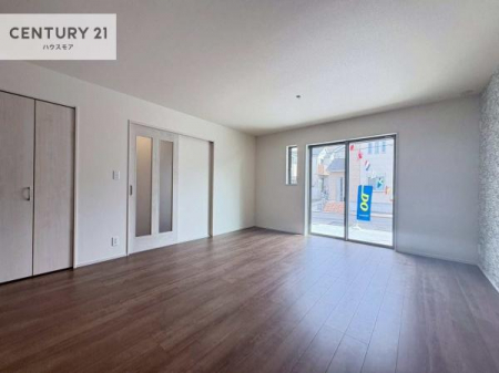 ���r���O�@�傫�ȑ����炽���Ղ�̗z���������閾�邢���r���O�B�J�����̂��郊�r���O�ŉƑ��c���̂��났�̎��Ԃ��߂����܂��I